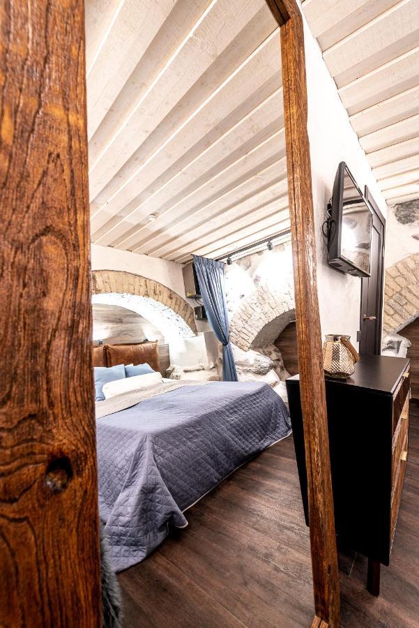 Unesco Hidden Arches - Restored 3 Bedroom Apartment In The Historic Pilies St. Аеропорт Вільнюс Екстер'єр фото