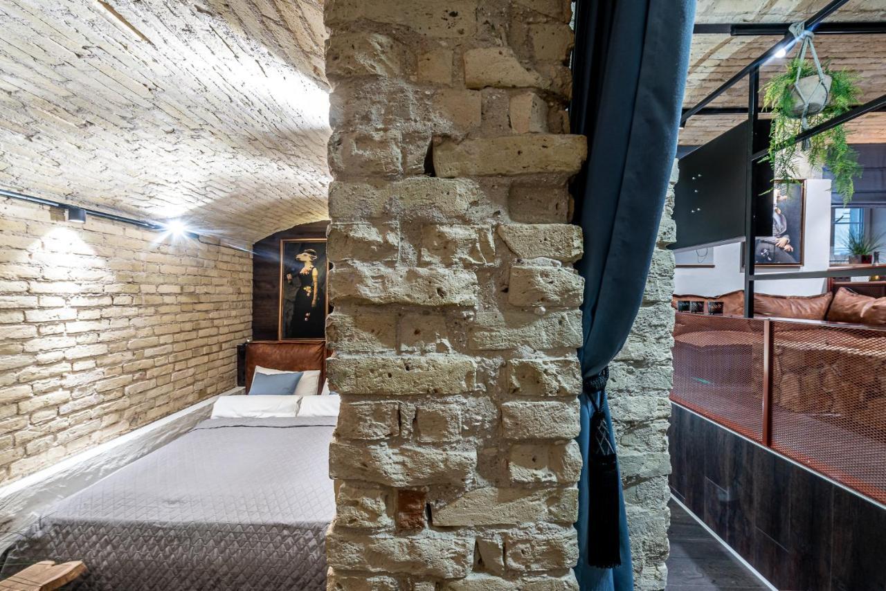 Unesco Hidden Arches - Restored 3 Bedroom Apartment In The Historic Pilies St. Аеропорт Вільнюс Екстер'єр фото