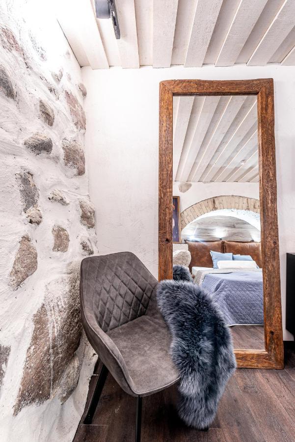 Unesco Hidden Arches - Restored 3 Bedroom Apartment In The Historic Pilies St. Аеропорт Вільнюс Екстер'єр фото